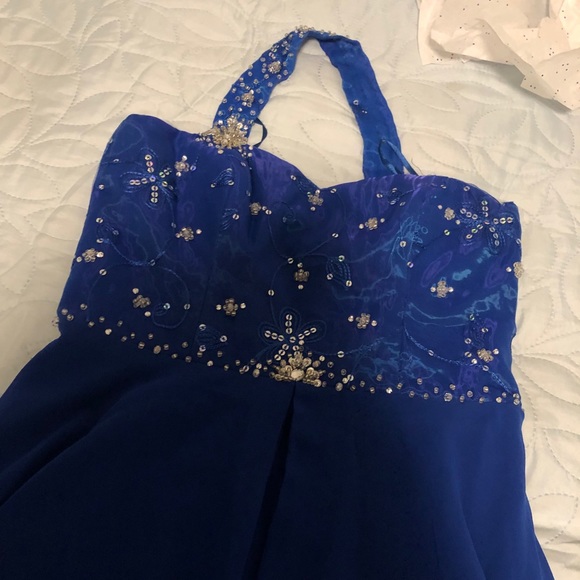 Dress - Picture 2 of 4